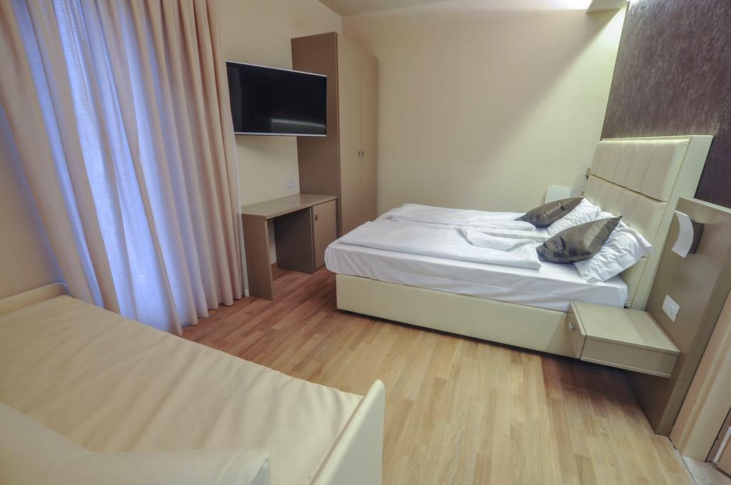 Hotel Dori 3*